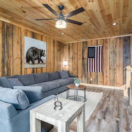The Llaguna Lodge - New Cabin, Sleeps 10, Fire Pit, Hot Tub, In Blue Ridge , Ga Exteriör bild