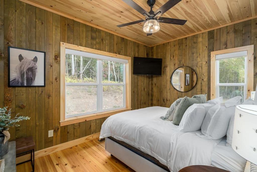 The Llaguna Lodge - New Cabin, Sleeps 10, Fire Pit, Hot Tub, In Blue Ridge , Ga Exteriör bild